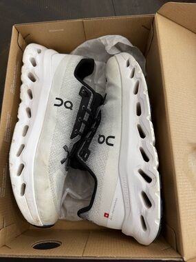 ON Running Cloudtilt White and Black Running Shoes